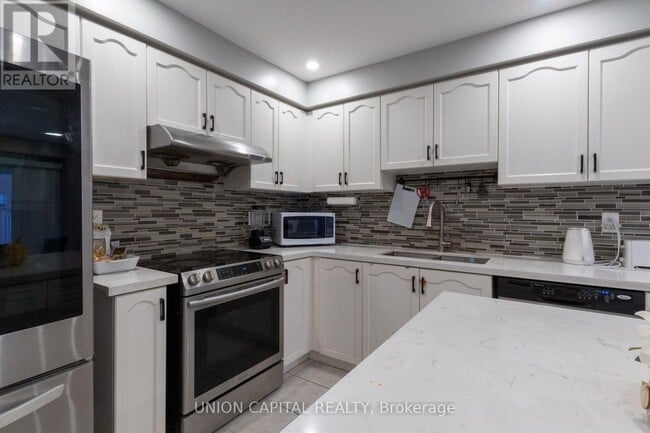 Building Photo - 92 Guinevere Rd