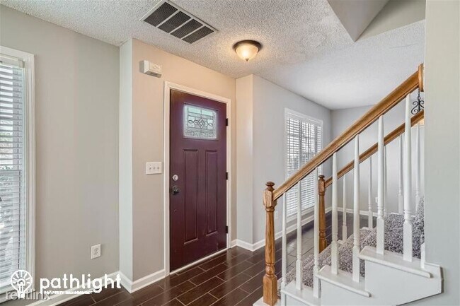 Building Photo - 4 br, 2.5 bath House - 425 Old Ivy Path UNIT