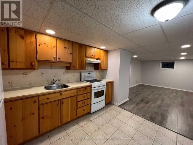 Building Photo - 947 Oklahoma Dr