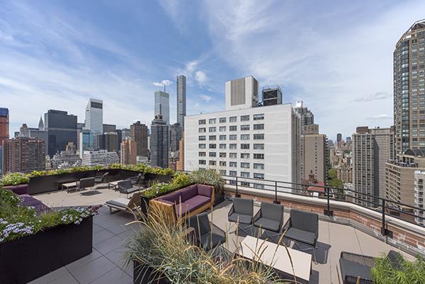 Foto del edificio - 300 E 64th St