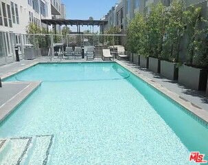 Foto del edificio - 4133 Redwood Ave