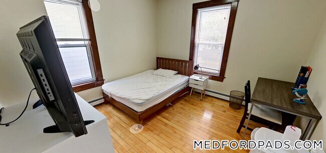 Foto del edificio - 75 Lyman Ave