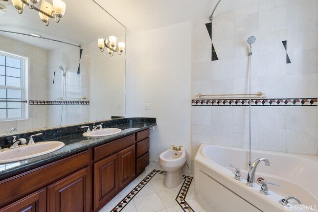 Foto del edificio - 499 33rd Ave