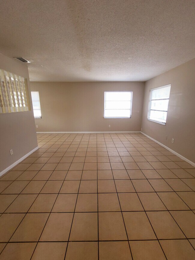 Foto del edificio - 228 Pleasant Grove Rd