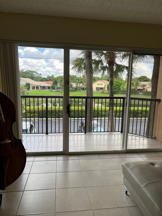 Foto principal - 8851 Wiles Rd