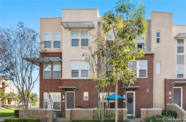 Foto principal - 75 Brownstone Way