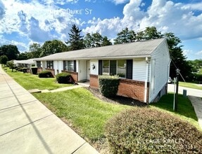 Building Photo - 509 E Maple St