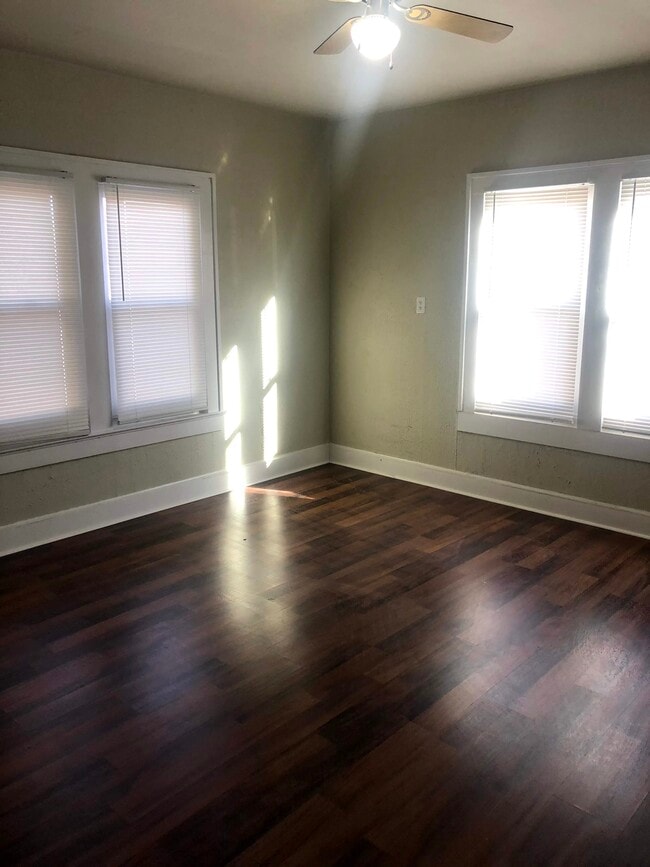 Building Photo - 1210 S Main St