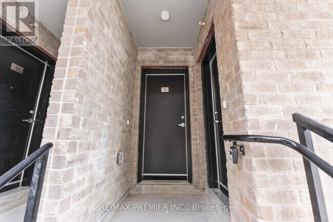 Building Photo - 851-851 Sheppard Ave W