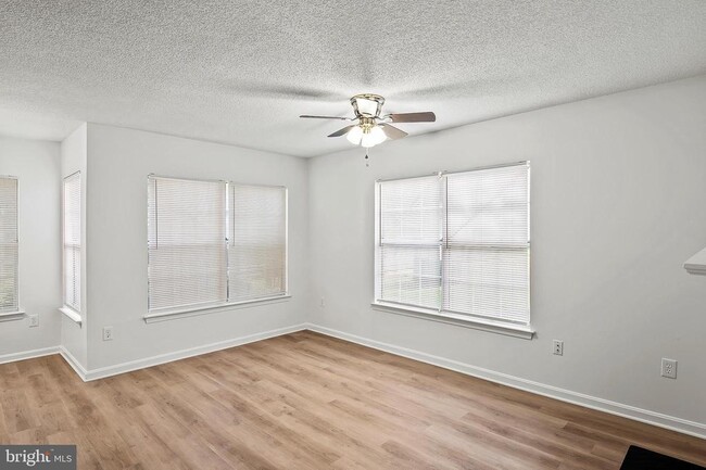 Building Photo - 15839 Easthaven Ct