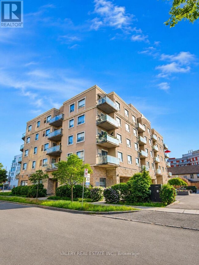 Building Photo - 778 Sheppard Ave W