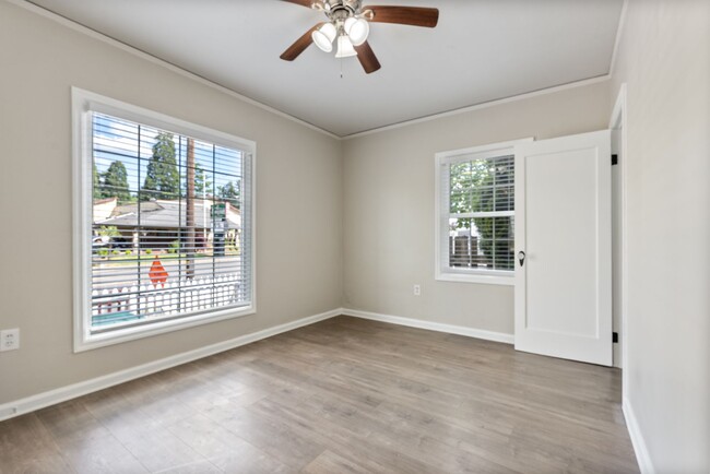 Building Photo - 3831 NE 82nd Ave