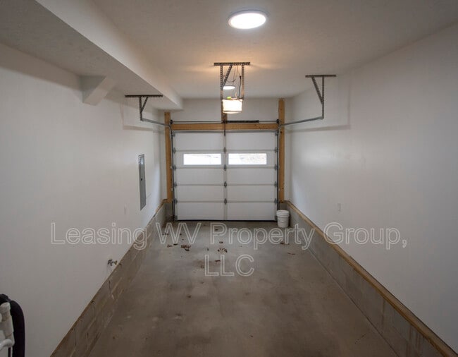 Building Photo - 201 Berry Ln