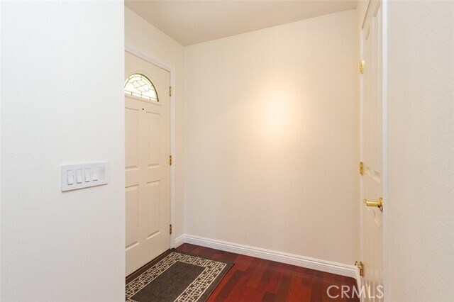 Foto del edificio - 5221 Thorn Tree Ln