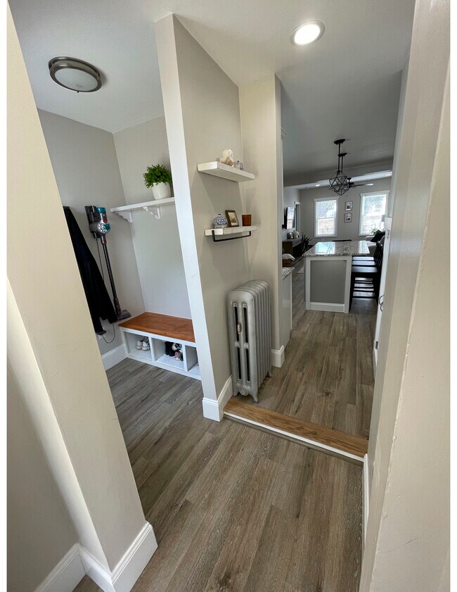 Building Photo - 709 Liberty St