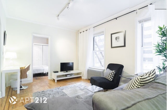 Building Photo - 405 E 61st St