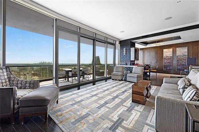 Foto del edificio - 3344 Peachtree Rd NE