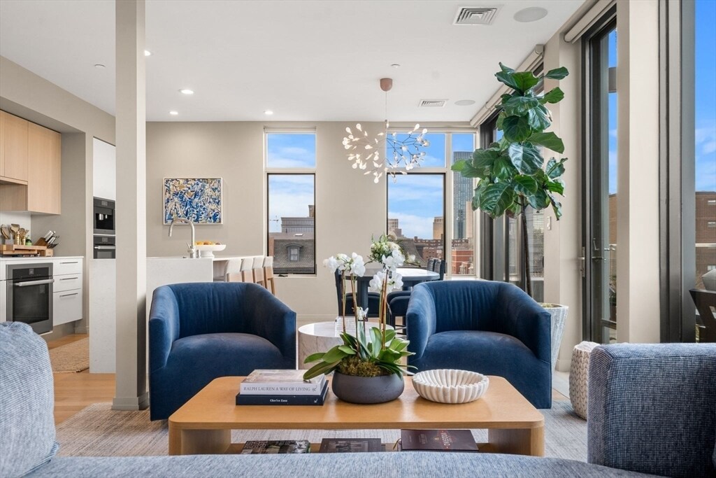 Foto principal - 7 E Springfield St