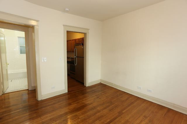 Foto del edificio - 4716 N Racine Ave