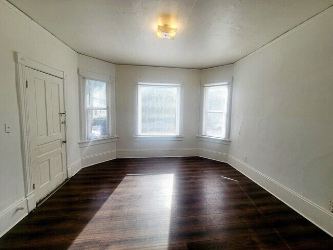 Foto del edificio - 1-Bedroom 1 Bath – 1710-1712 West Mineral Street