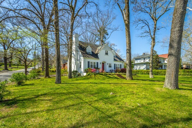 Foto del edificio - 3 Bedroom 2 Bath Classic