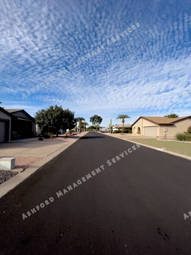 Foto del edificio - GOLF COURSE HOME W AMENITIES GALORE IN FOUNTAIN OF THE SUN 55+ COMMUNITY & COUNTRY CLUB