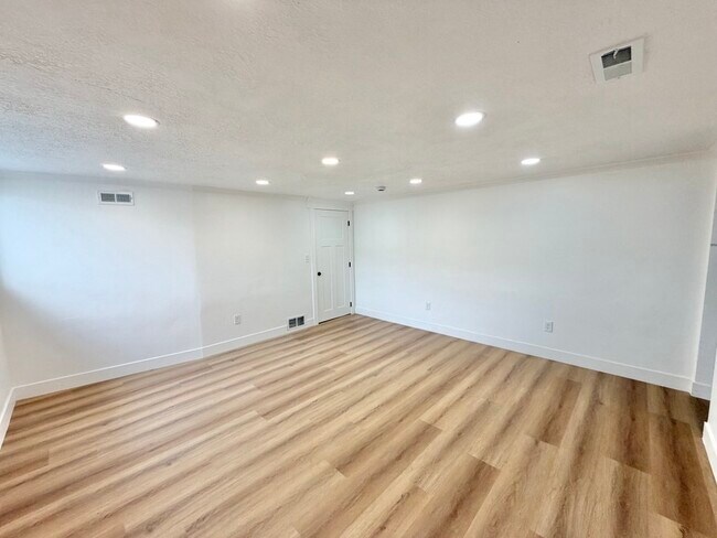 Foto del edificio - 651 N 800 W St