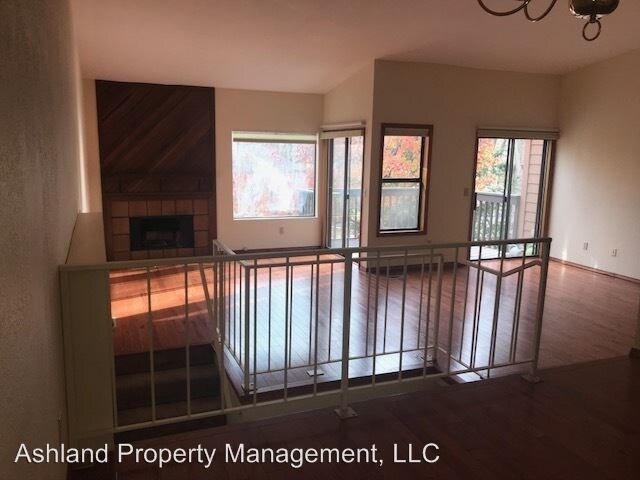 Building Photo - 2 br, 2 bath House - 47 W Hersey St