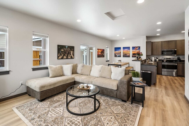 Building Photo - 2942 W Babcock St