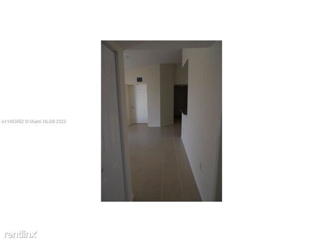Foto del edificio - 3 br, 2 bath House - 2457 Centergate Dr Ap...