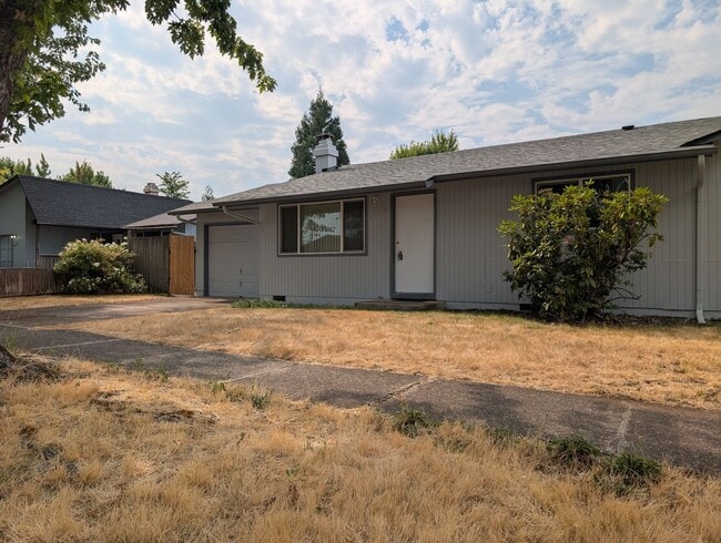 Foto del edificio - Nice 2 Bedroom, 1-Bath Duplex In Thurston Area of Springfield!