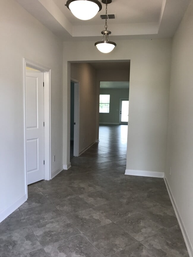Foto del edificio - Just Listed! Newer 4/3 Home at The Oaks in...