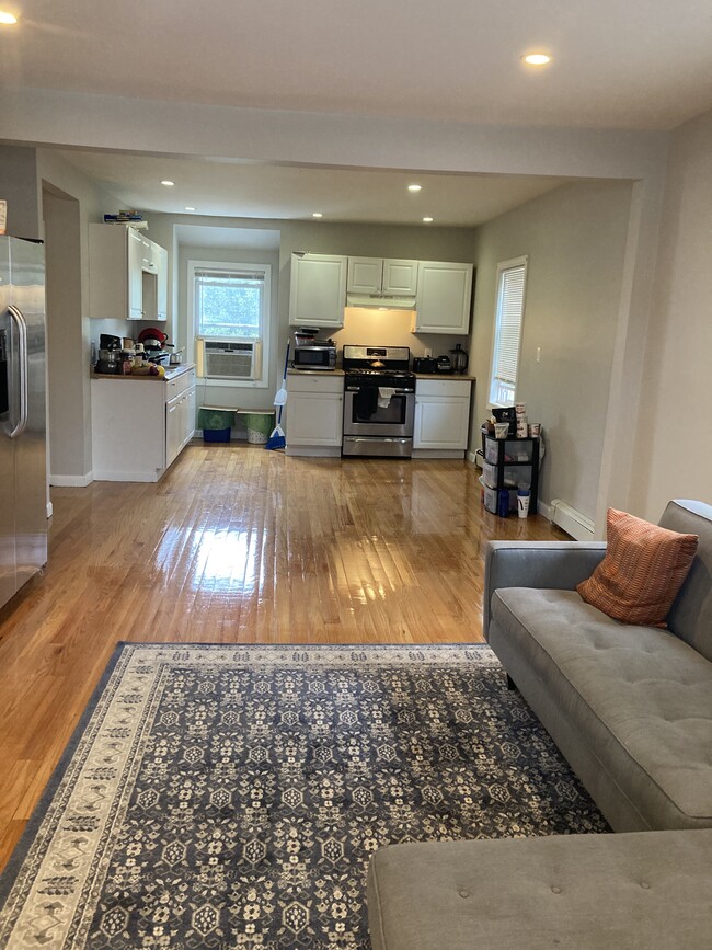 1st floor open concept kitchen and living - 25 Ruthven St