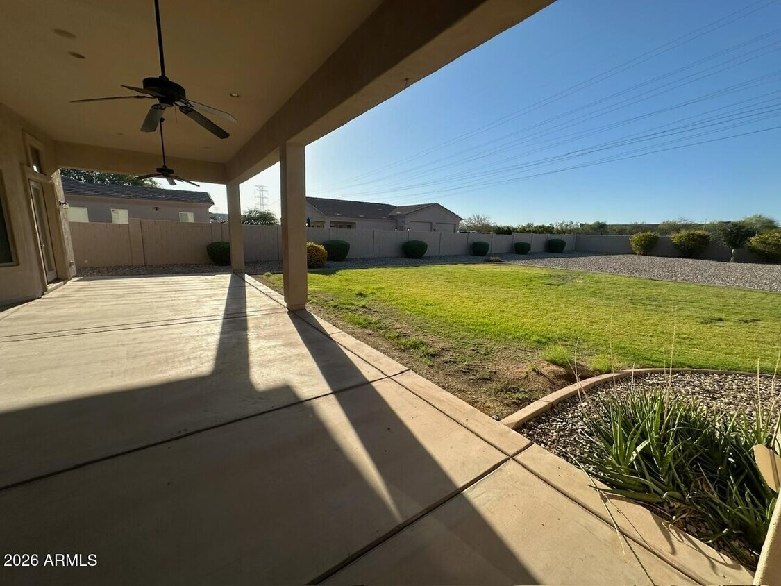 Foto del edificio - 10024 W Jj Ranch Rd