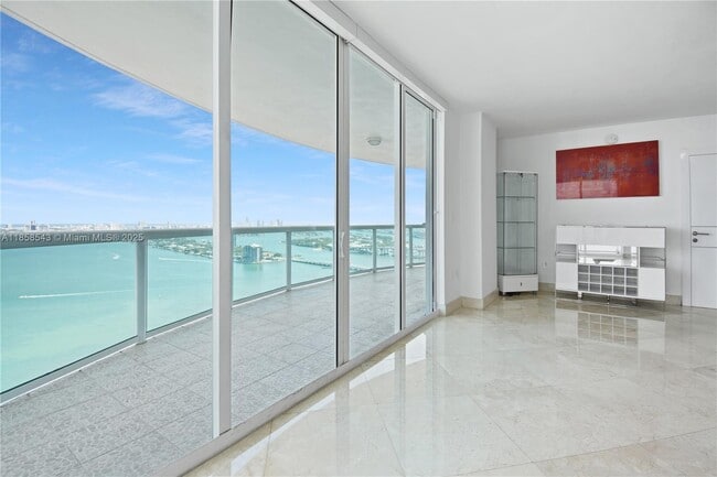 Building Photo - 1800 N Bayshore Dr