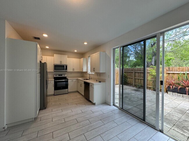 Foto del edificio - 2317 SE 10th St