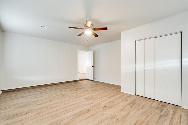 Foto del edificio - 324 NE 60th St