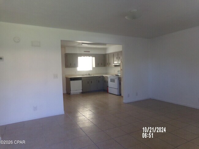 Foto del edificio - 3704 E 11th St