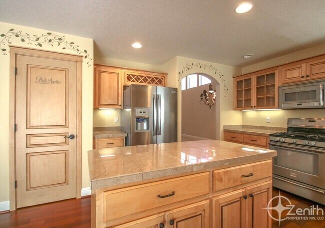 Foto del edificio - 2903 NE 184th Ave