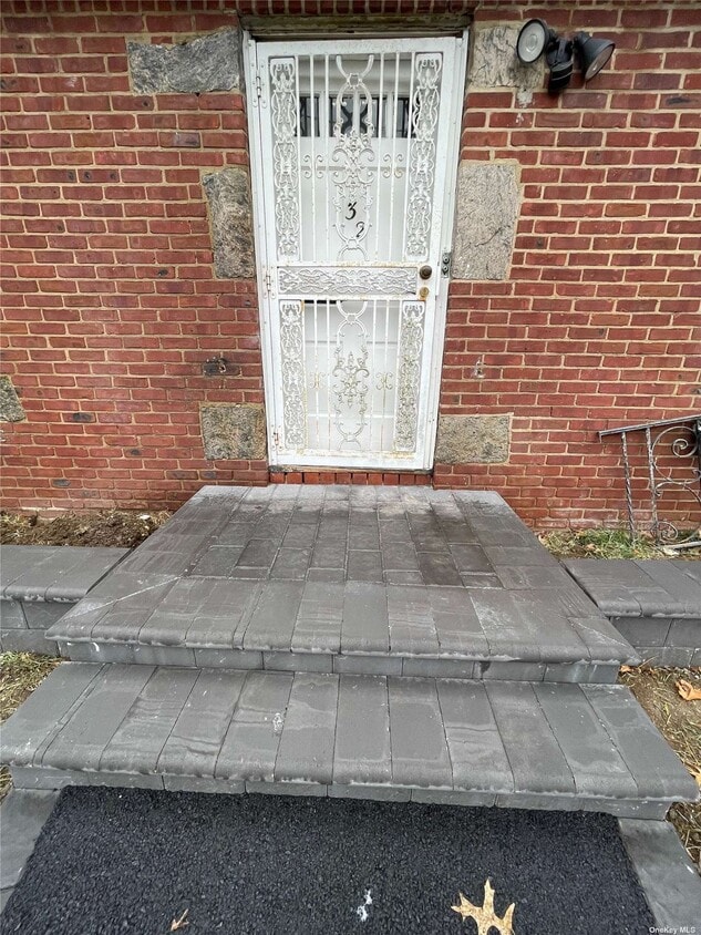 32 Park, Roosevelt, NY 11575 Townhome Rentals in Roosevelt NY