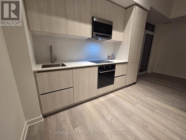 Photo du bâtiment - 110 Broadway Ave