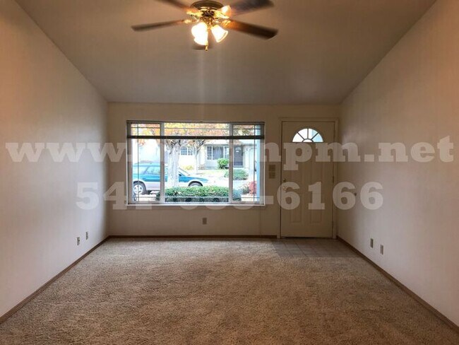 Building Photo - 1056 Colony Pond Dr
