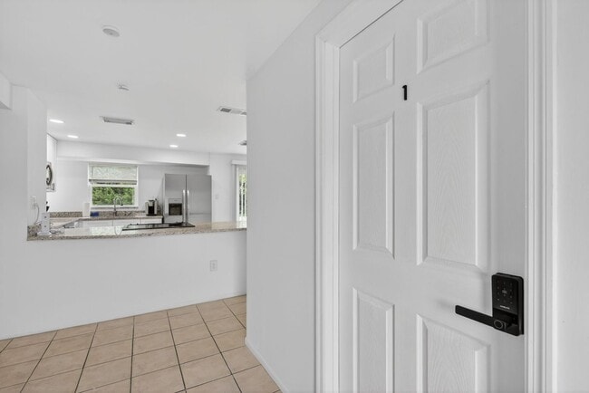 Foto del edificio - 1057 Tropical Ave NW