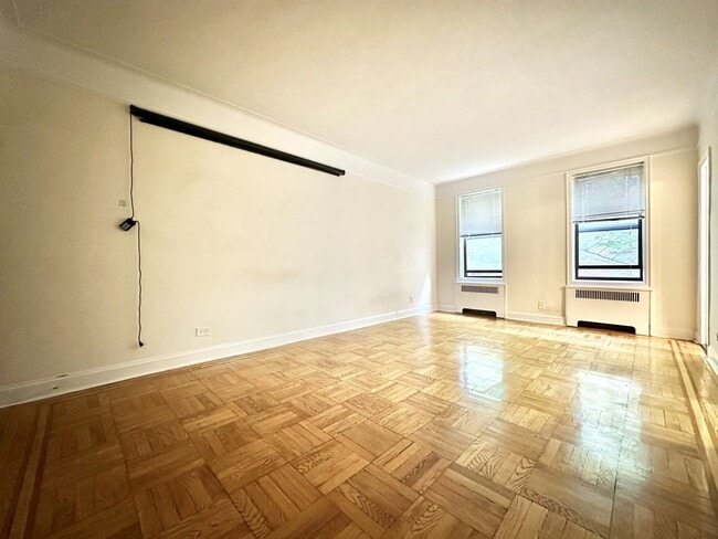 Building Photo - 615 W 172nd St