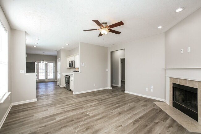 Building Photo - 3400 Roundlake Lane