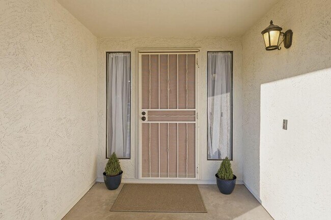 Foto del edificio - 7926 W Dahlia Dr