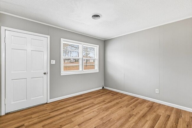 Building Photo - 4652 S Holden Rd