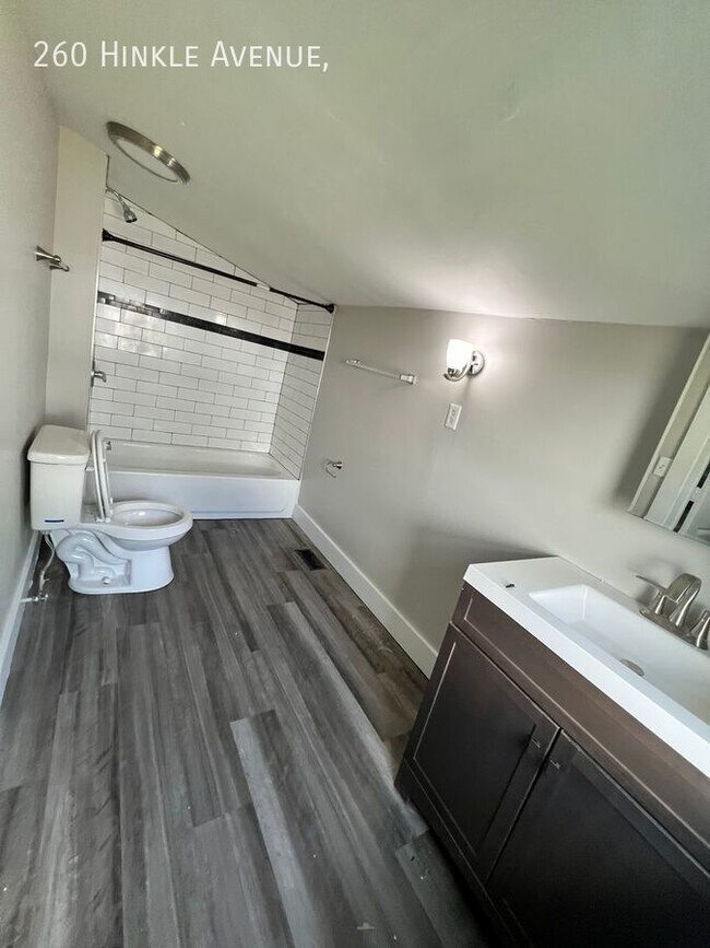 Foto del edificio - Fully Updated 2 Bedroom House in Merion Vi...
