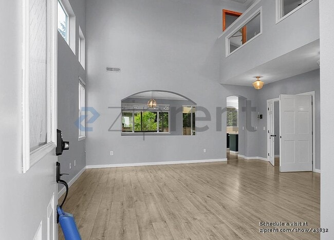 Foto del edificio - 8712 177th St E