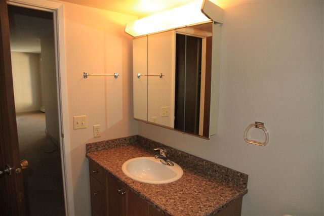 Building Photo - 0 Bed 0 Bath Unit in Calgary, AB